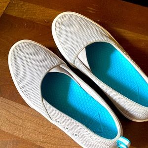 Columbia slip on waterproof shoe